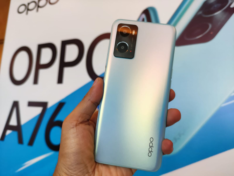 Smartphone OPPO Seri A, Harga dan spesifikasi OPPO a76