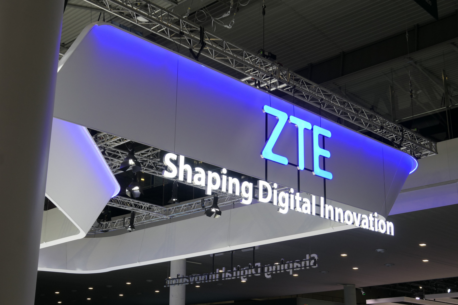 ZTE Pamerkan Produk dan Solusi Ramah Lingkungan di MWC 2023